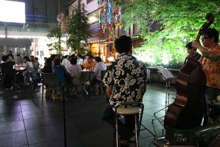 100652_03.jpg
