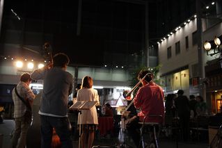 100747_05.jpg