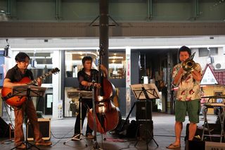 100784_03.jpg